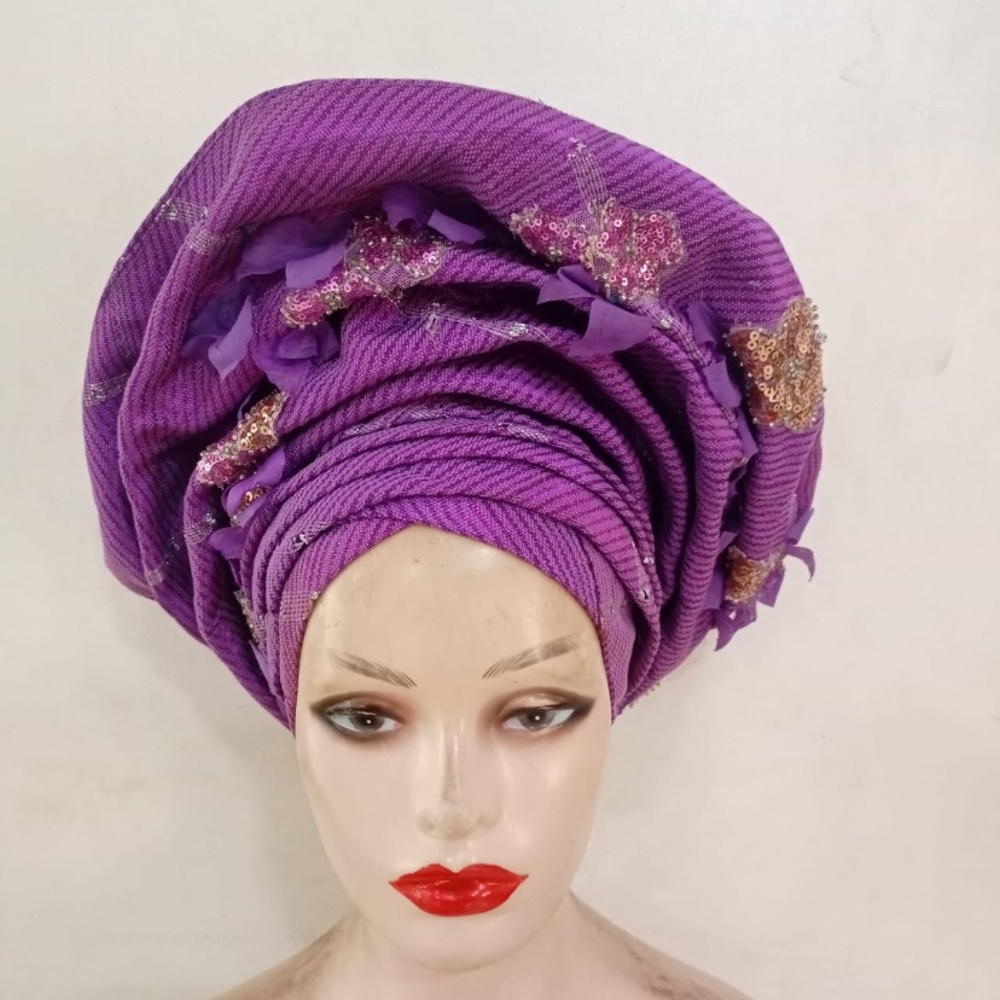 Purple Headwrap with Embellishments

ALL REASONABLE OFFERS ACCEPTED 

GEL3 0226